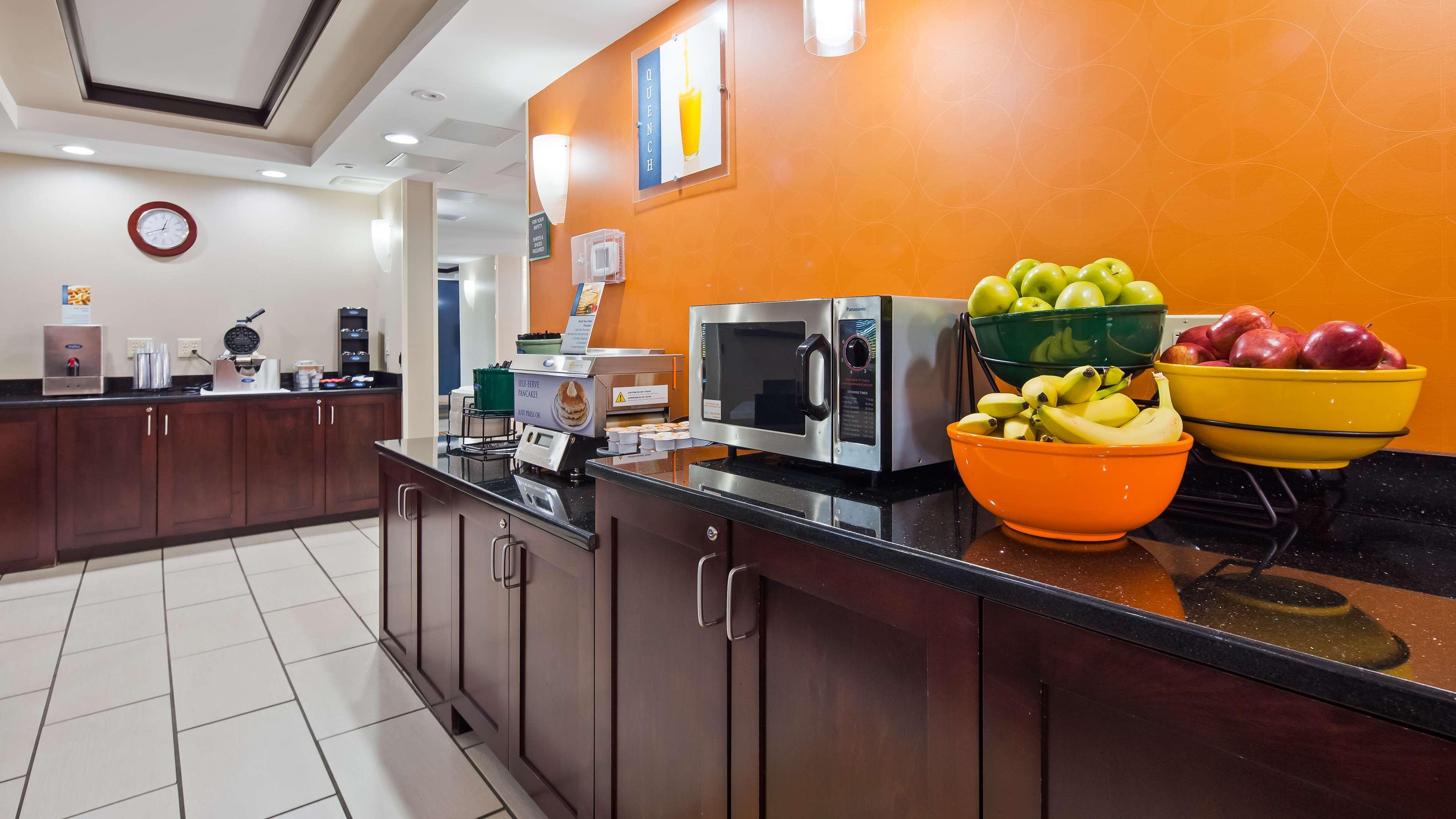 Best Western Plus Keene Hotel Esterno foto